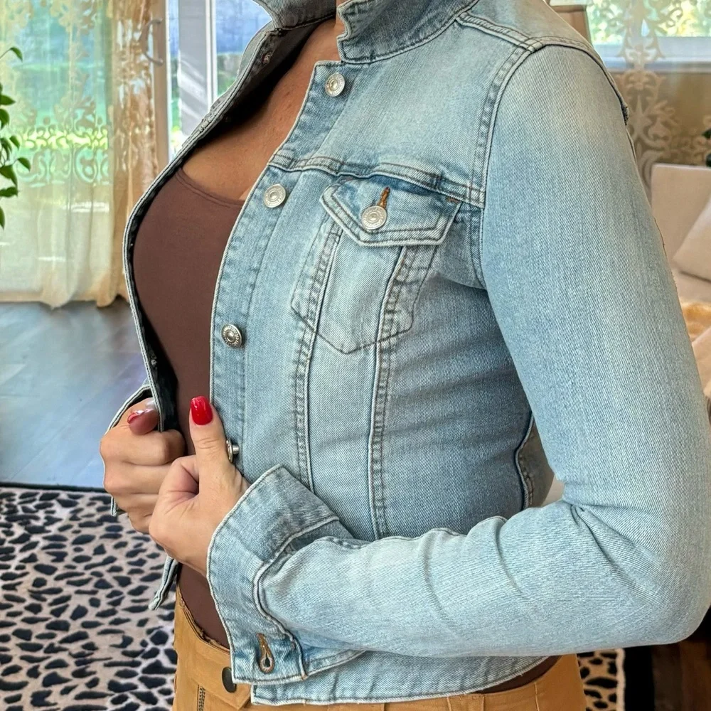 Anthropology crop jeans jacket size 4 - Picture 3 of 4